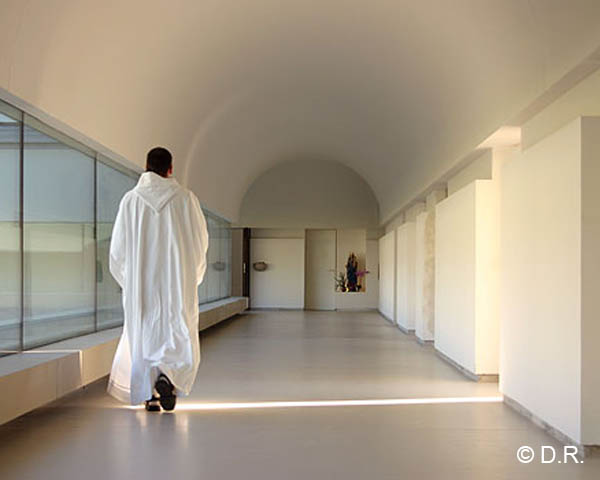 Religieux dans le monastère moine-dans-monastere-c-septfons